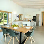 Villa Owl Mir - Luxury Retreat