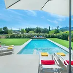 Villa Owl Mir - Luxury Retreat